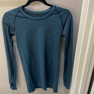 Lululemon Swiftly Tech Long Sleeve Blue size 6